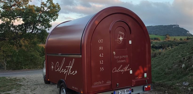 Réalisation de la perosnnalisation de la remorque food truck de Célesthe